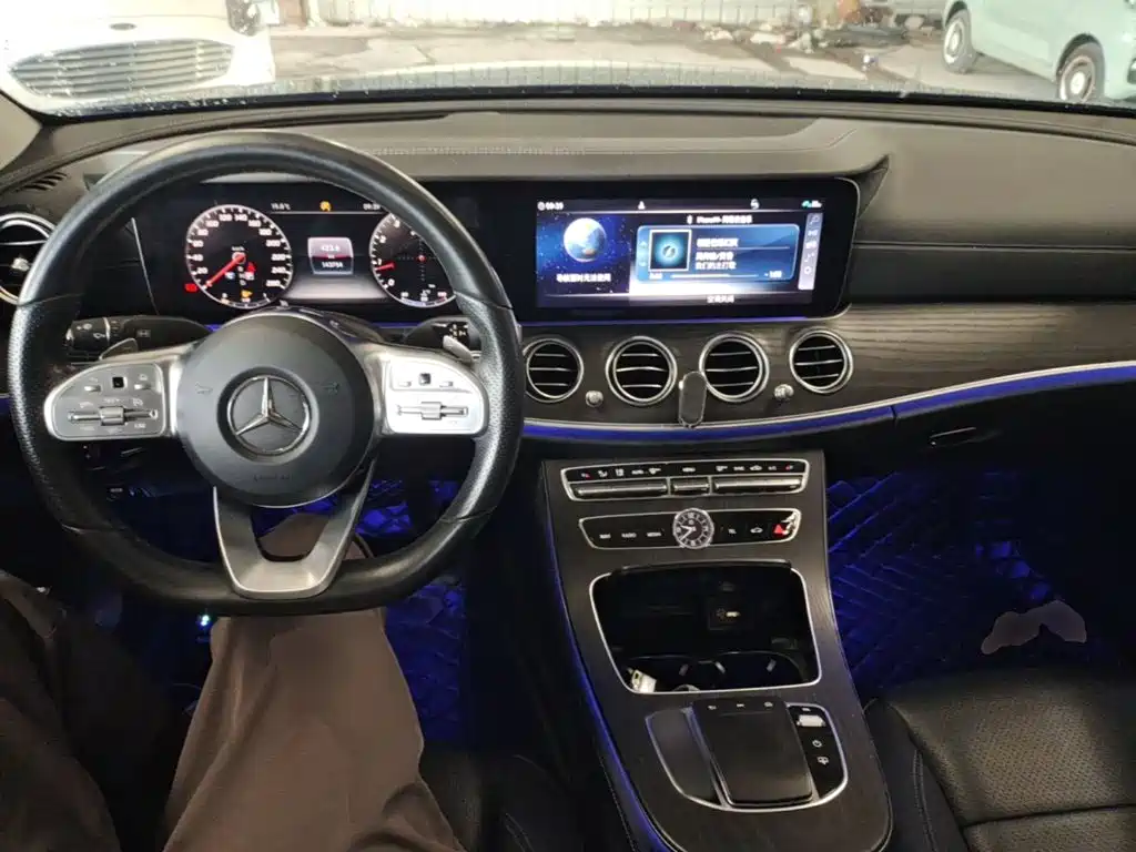 Mercedes-Benz E-Class — миниатюра 10