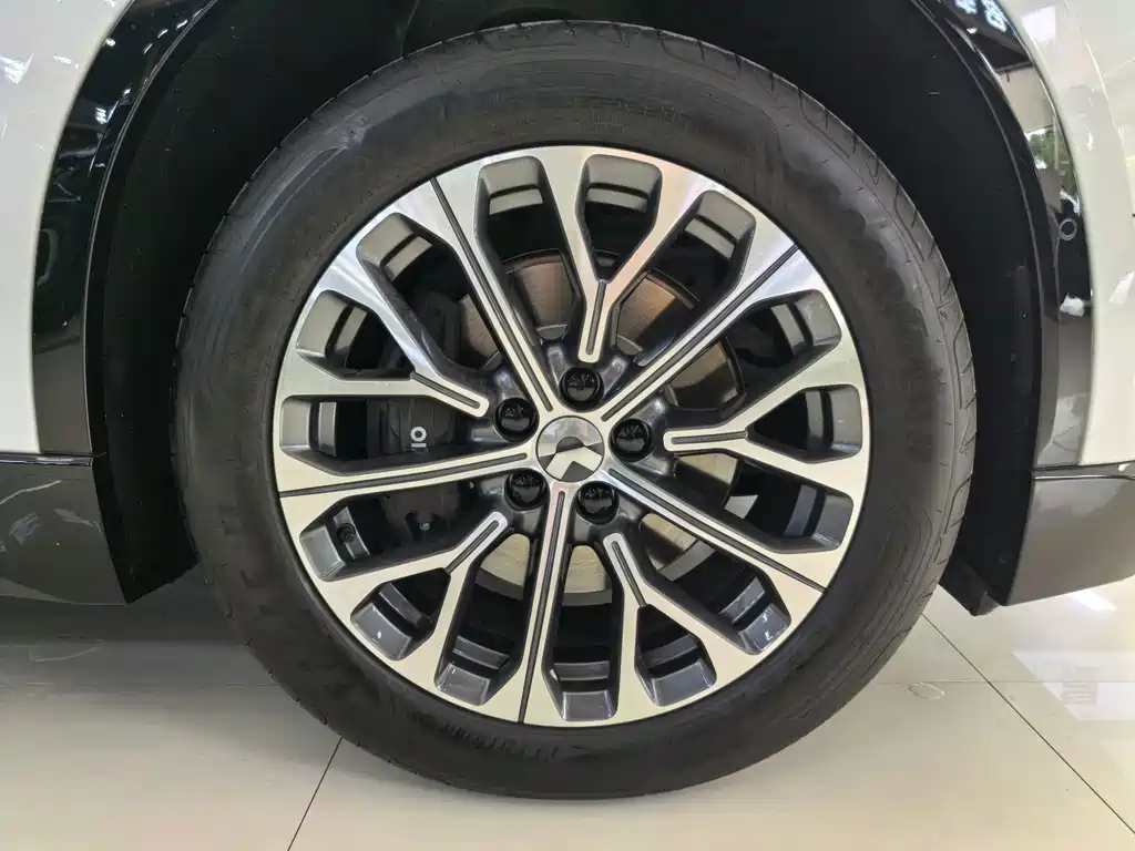 NIO ES6 — миниатюра 20