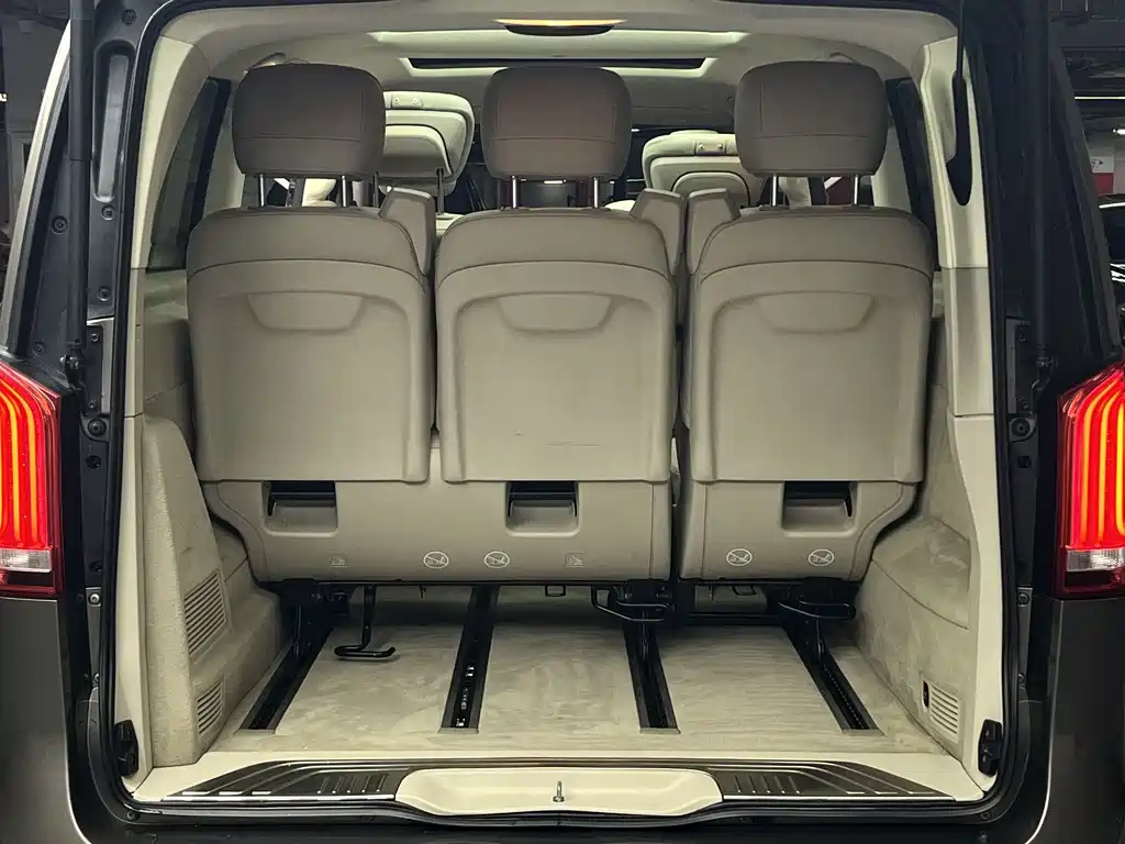 Mercedes-Benz V-Class — миниатюра 27