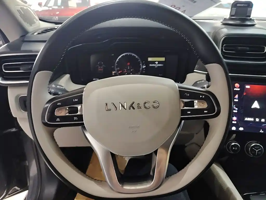 Lynk & Co 02 — миниатюра 11