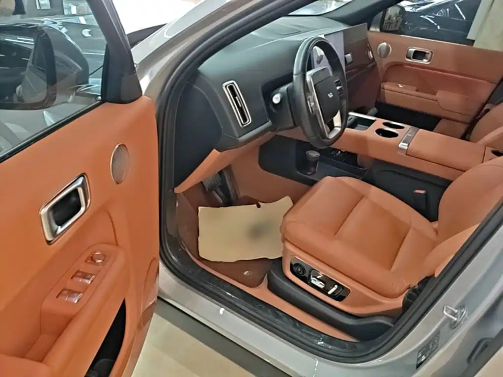 Li Auto Li L8 — миниатюра 16