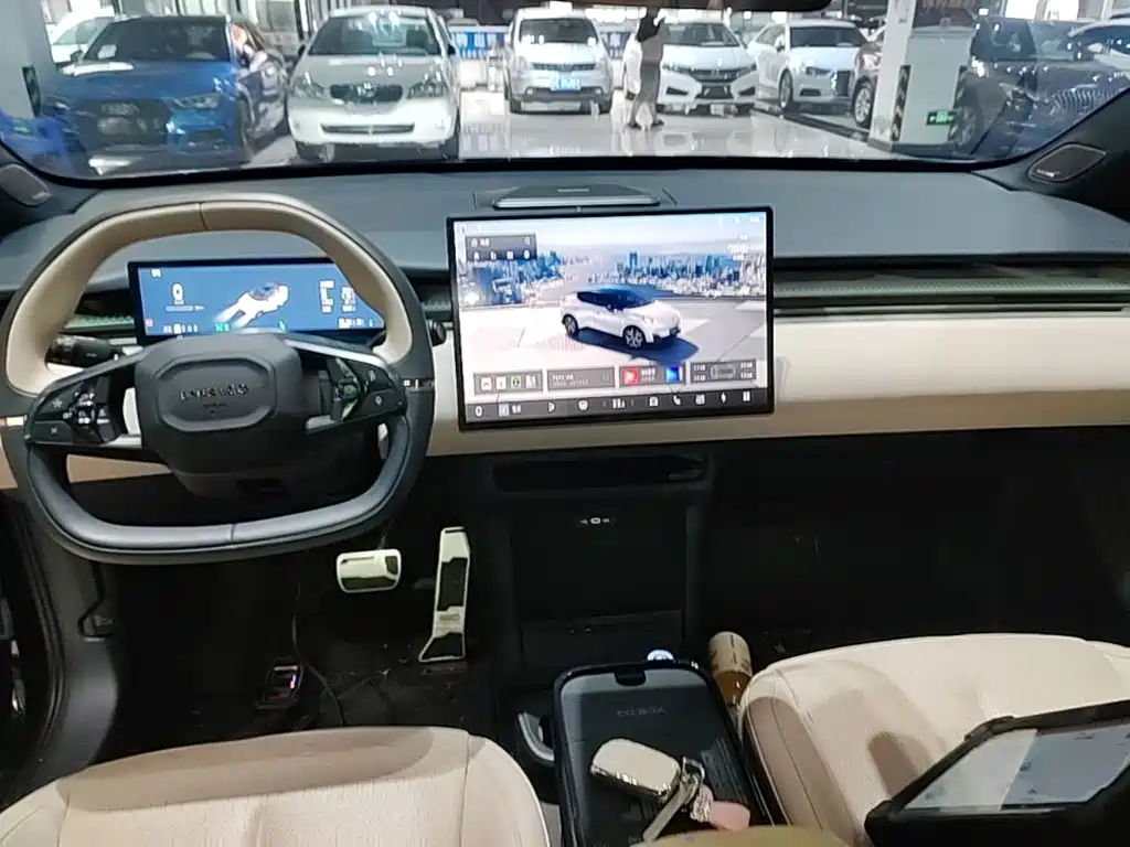 Lynk & Co Z20 — миниатюра 10