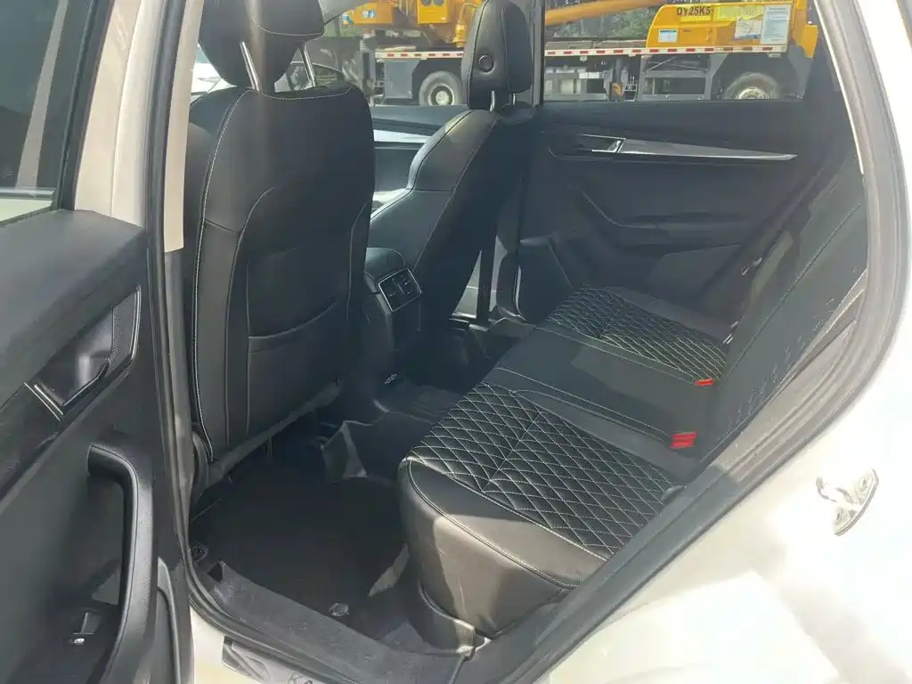 Skoda Karoq — миниатюра 6