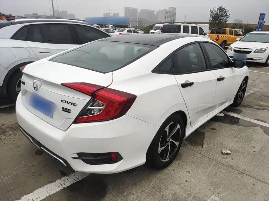 Honda Civic — миниатюра 7