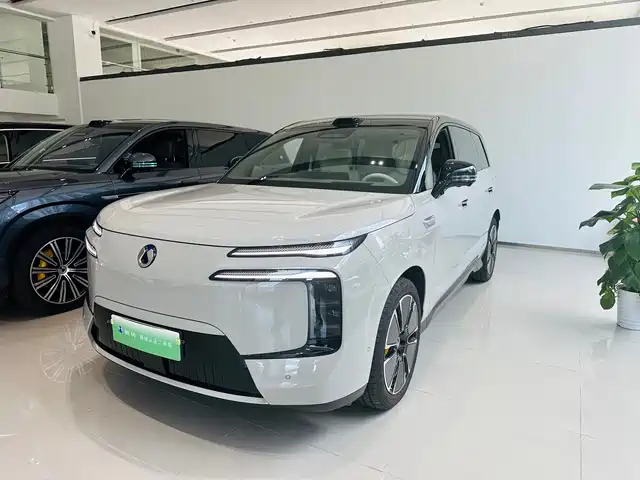 2025 Denza N8
