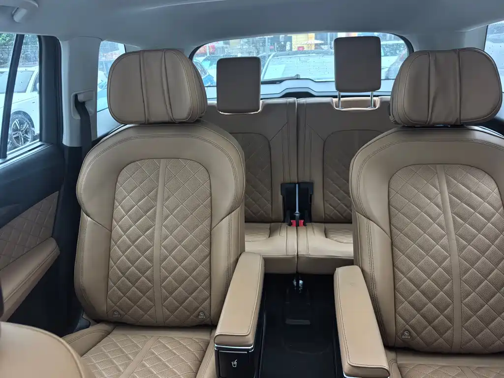 Audi Q6 — миниатюра 12