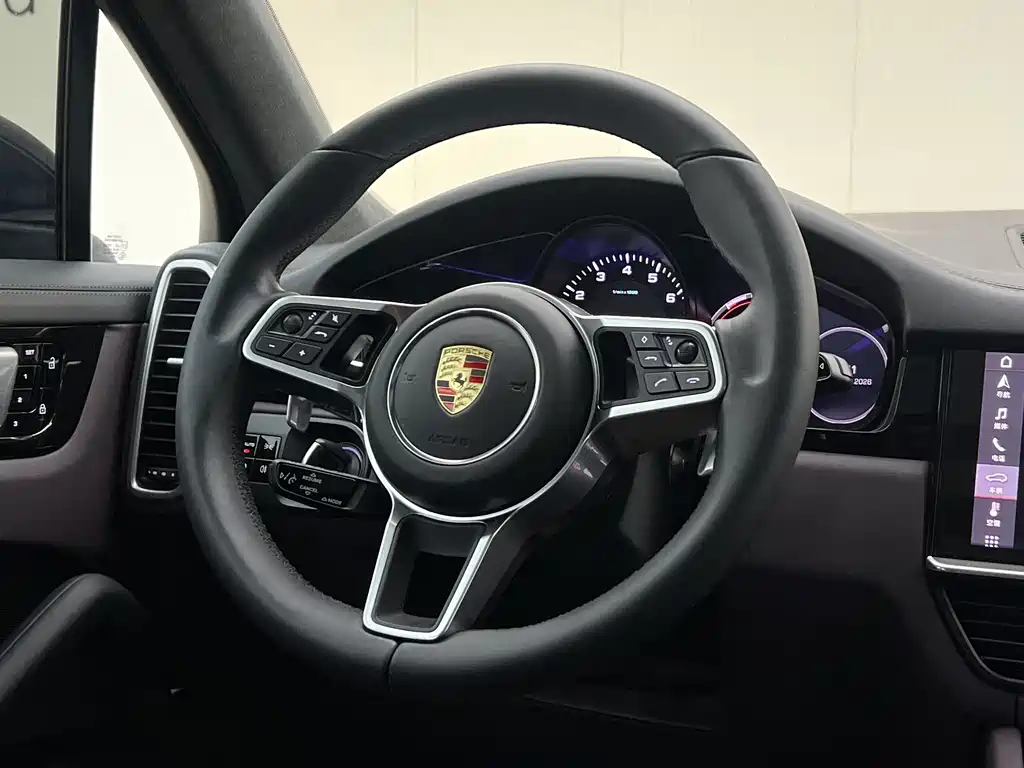 Porsche Cayenne — миниатюра 20