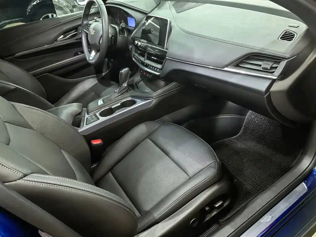 Cadillac CT4 — миниатюра 6