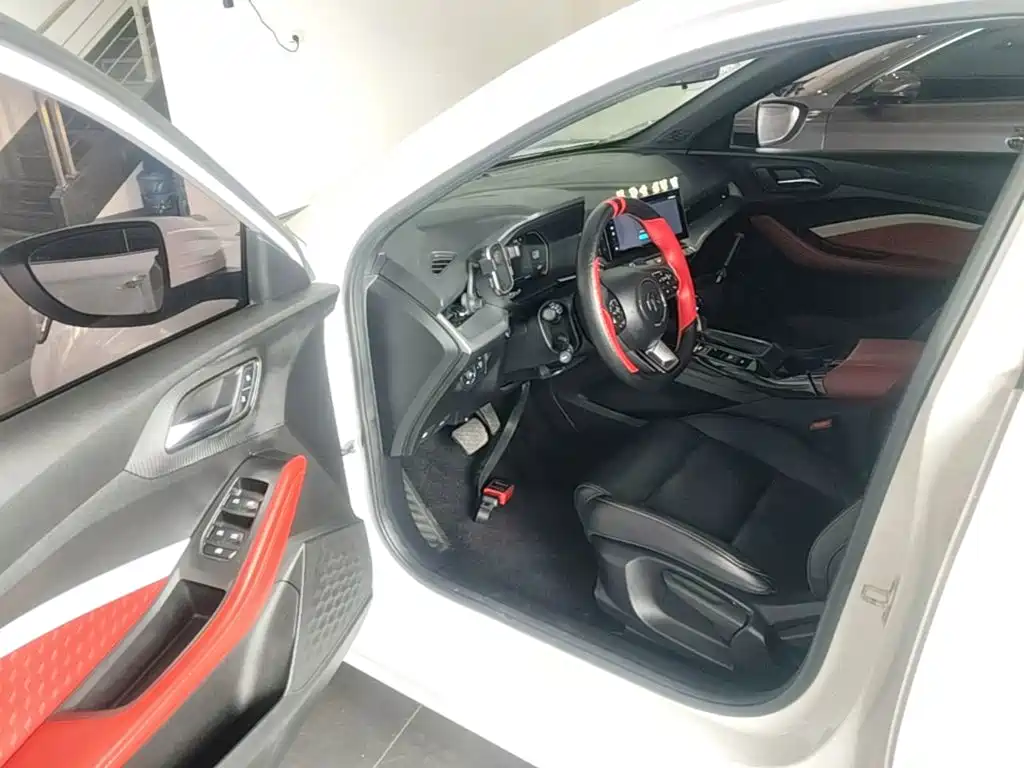 MG MG5 — миниатюра 16