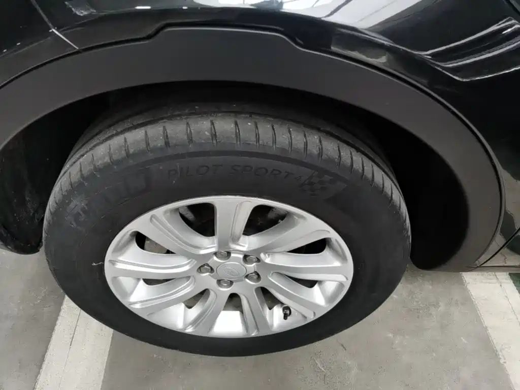 Land Rover Discovery Sport — миниатюра 23