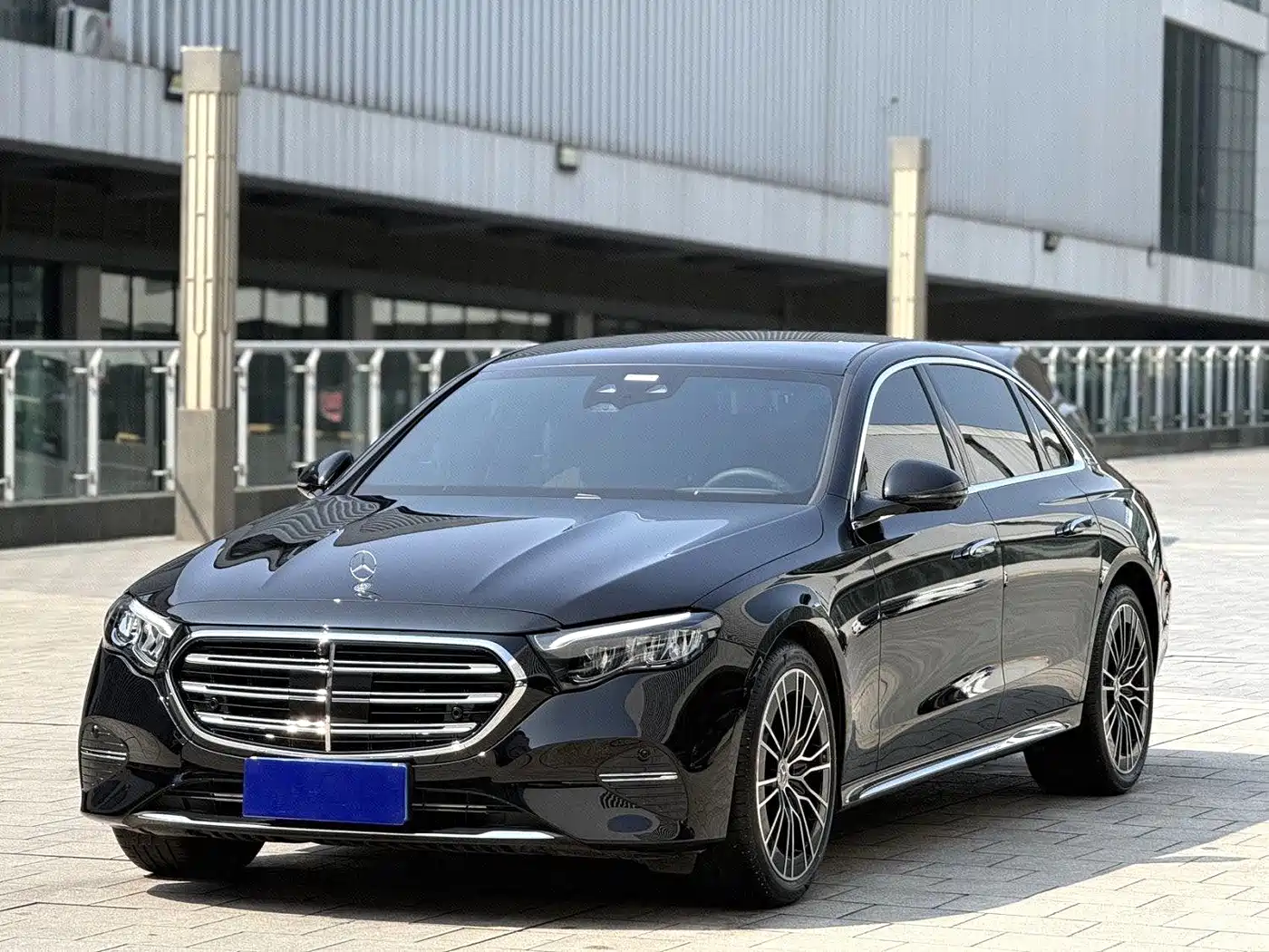 奔驰E级 2025款 E 300 L 尊贵型 2025