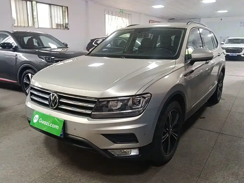 Volkswagen Tiguan L — миниатюра 2