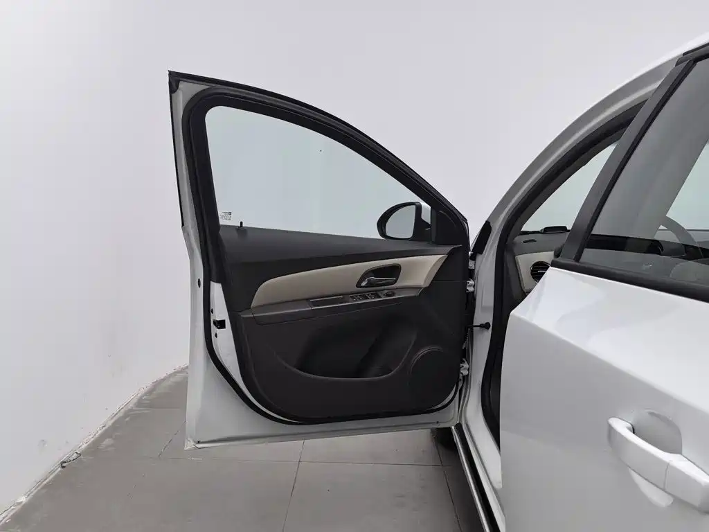 Chevrolet Cruze — миниатюра 8