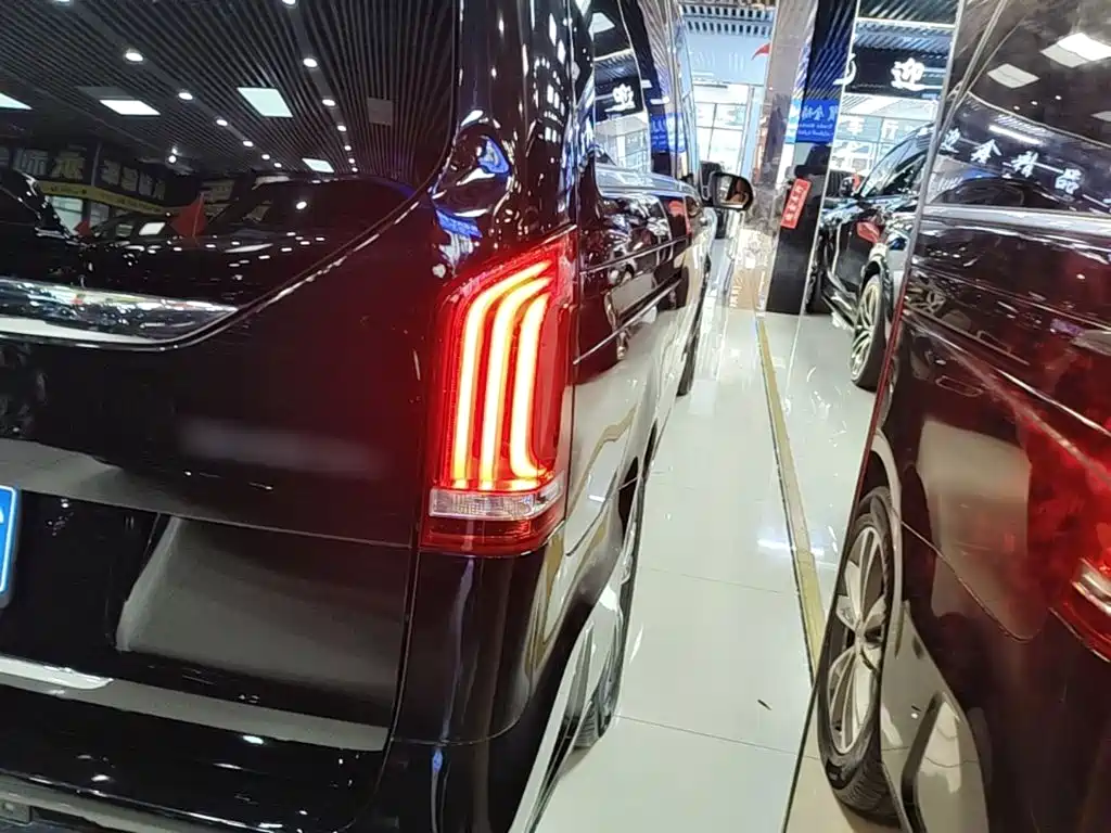 Mercedes-Benz V-Class — миниатюра 8