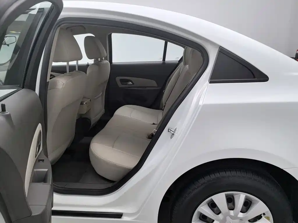 Chevrolet Cruze — миниатюра 15
