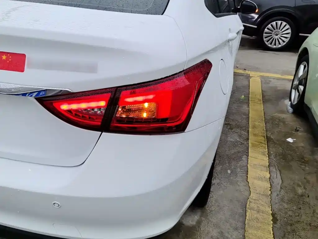 Chery New Energy Arrizo e — миниатюра 8