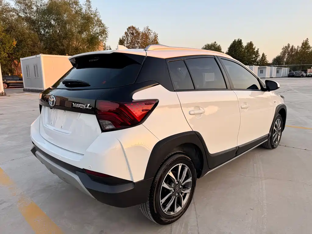 Toyota Yaris L — миниатюра 7