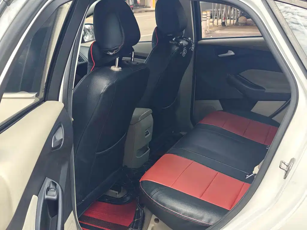 Ford Focus — миниатюра 4