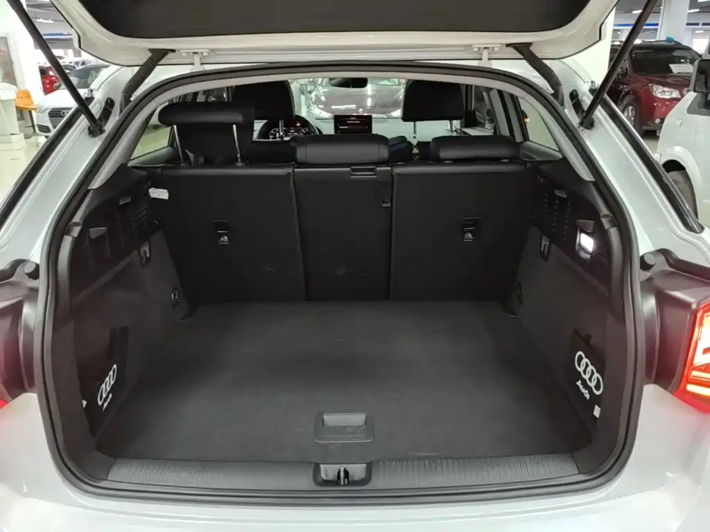 Audi Q2L e-tron — миниатюра 19