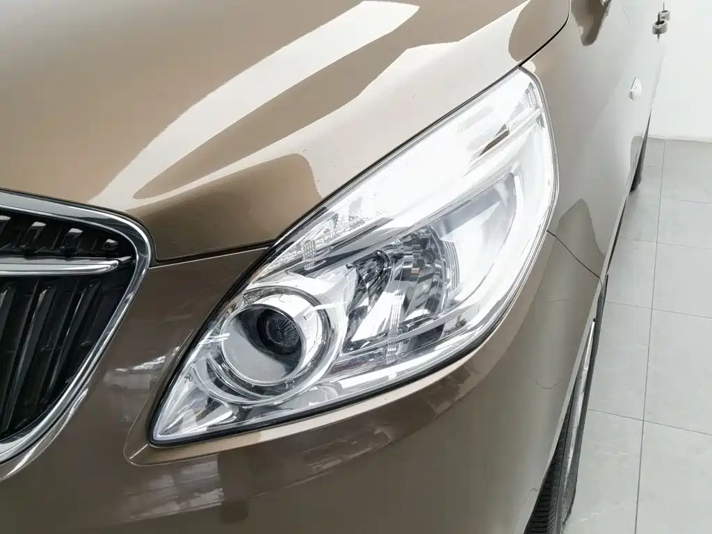 Buick GL8 — миниатюра 7