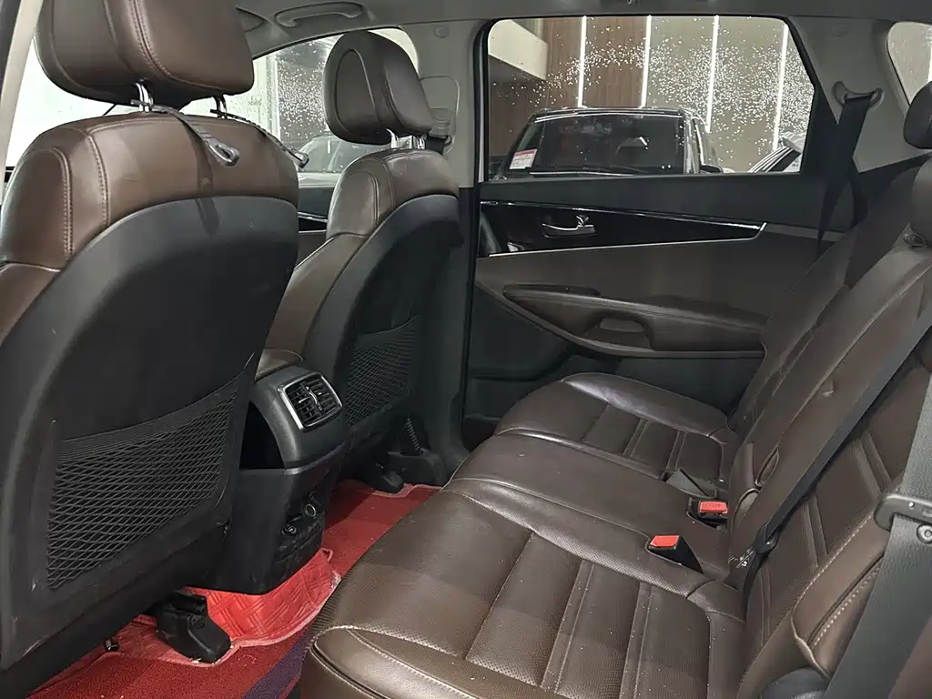 Kia Sorento — миниатюра 5