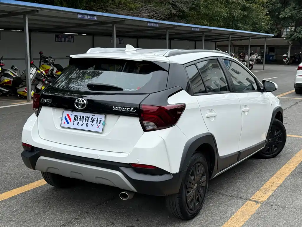 TOYOTA YARIS L ZHIXUAN