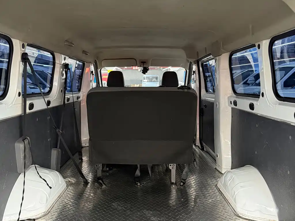 Wuling Yangguang — миниатюра 8