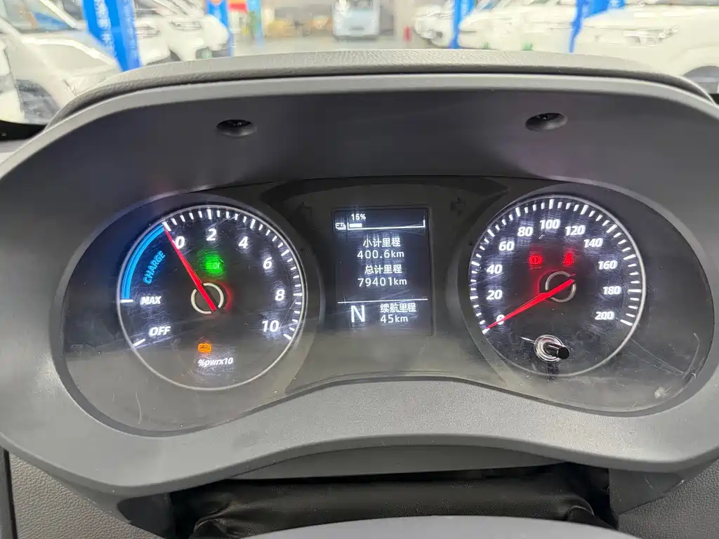 Wuling Yangguang — миниатюра 13