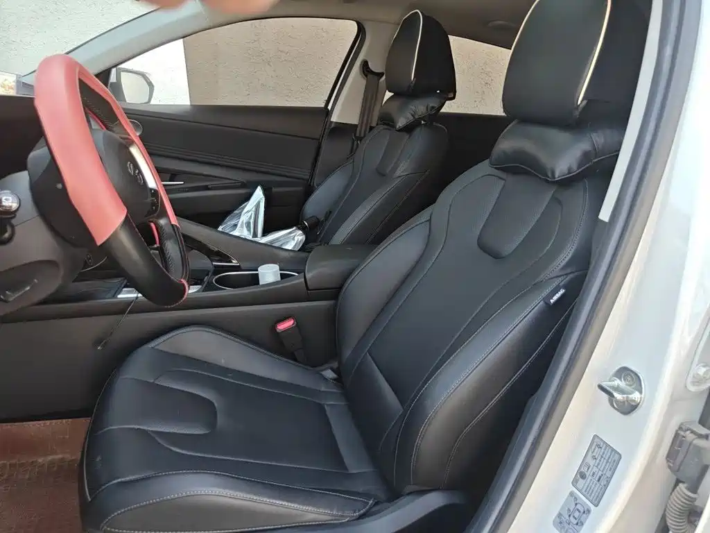 Hyundai Elantra — миниатюра 16