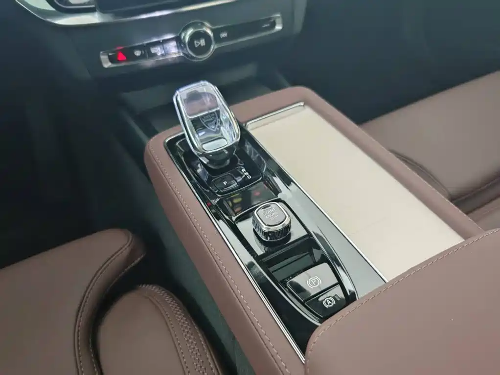 Volvo S90 PHEV — миниатюра 20
