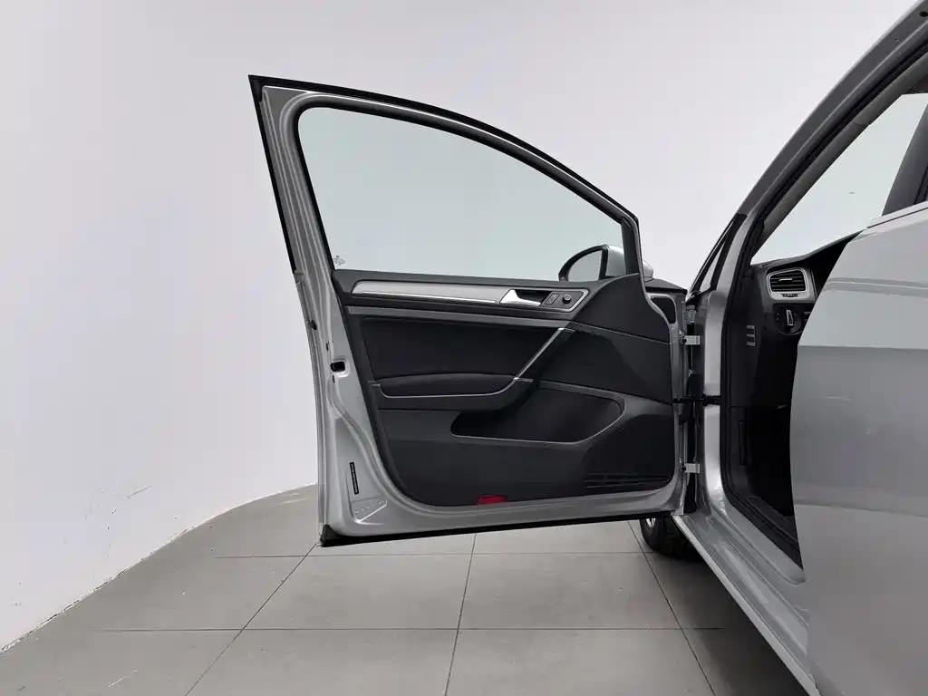 Volkswagen Golf — миниатюра 8