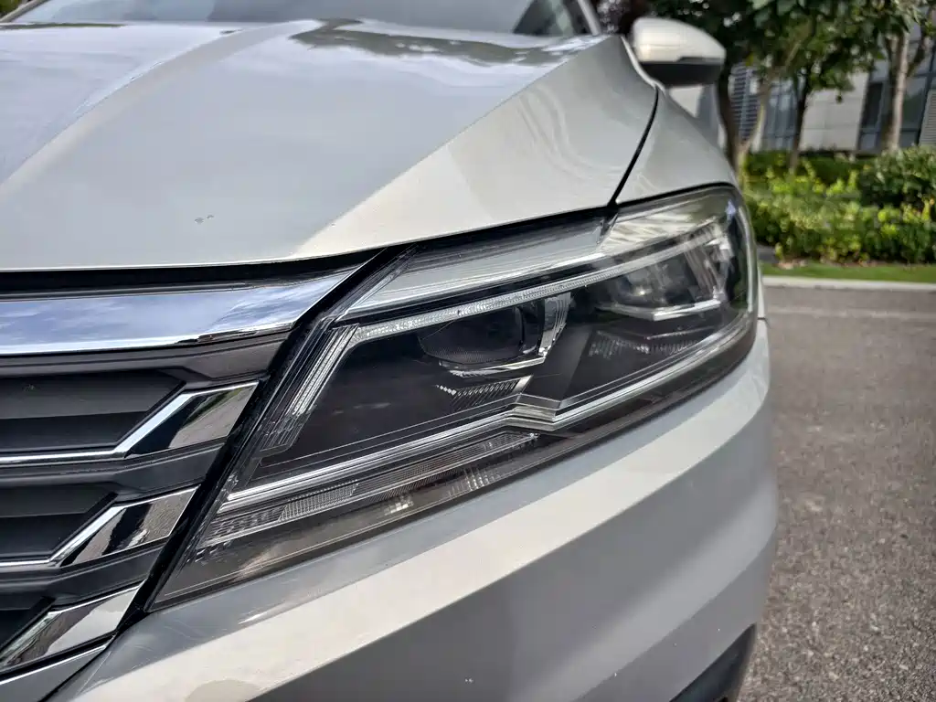 Volkswagen Lavida — миниатюра 4