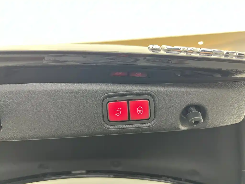 Mercedes-Benz E-Class — миниатюра 43