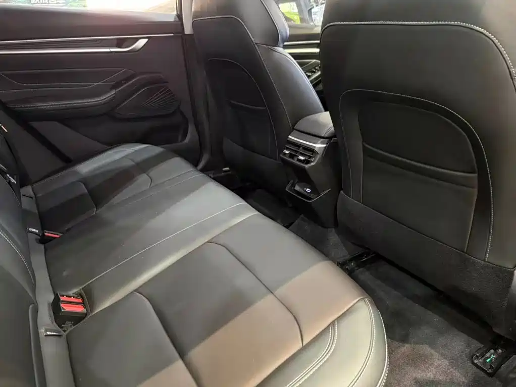 Geely Emgrand — миниатюра 7