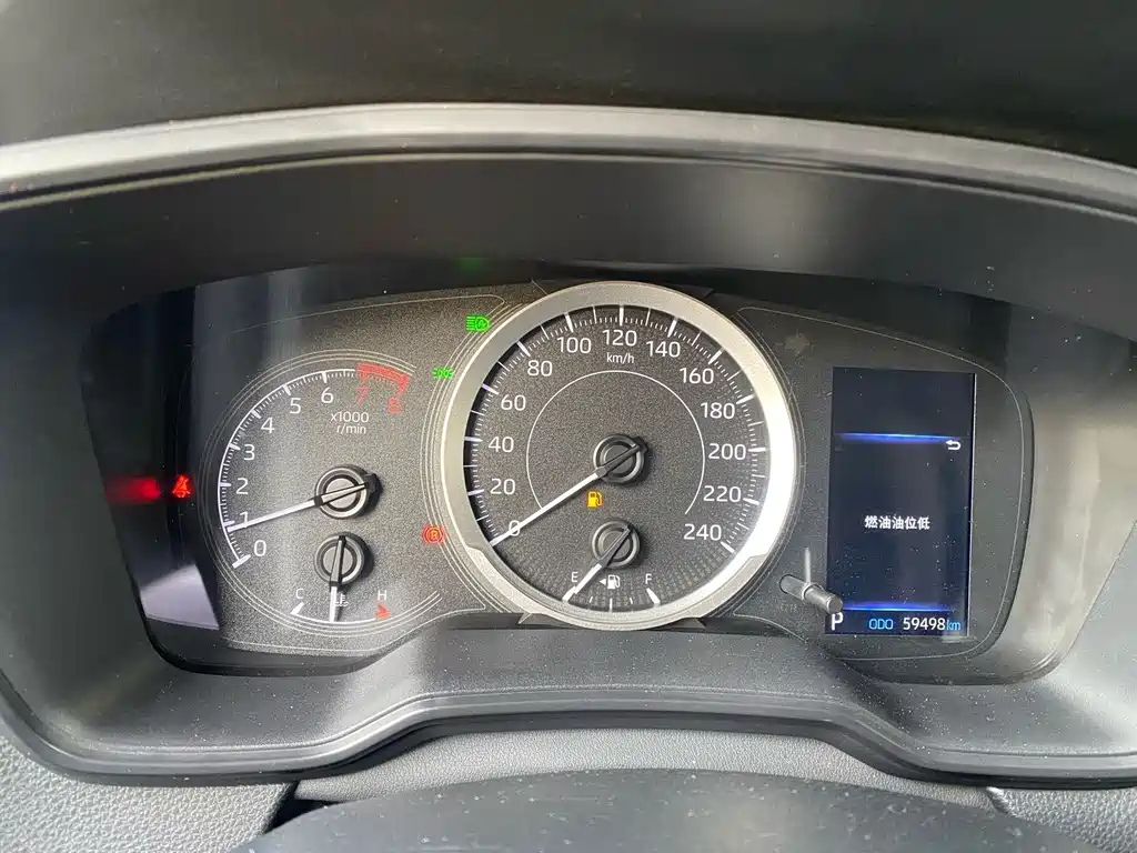 Toyota Corolla Cross — миниатюра 13
