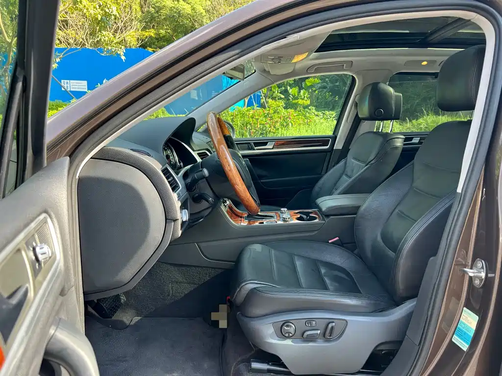 Volkswagen Touareg — миниатюра 10