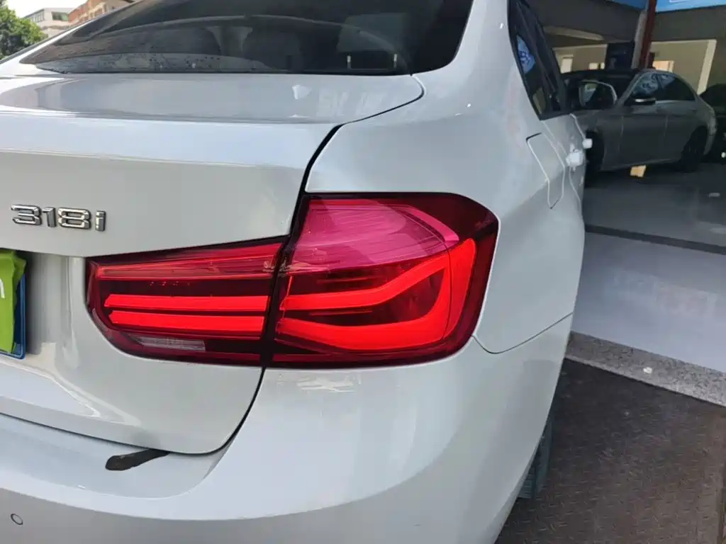 BMW 3 Series — миниатюра 8