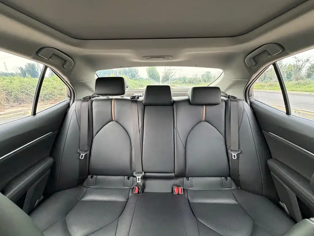 Toyota Camry — миниатюра 34
