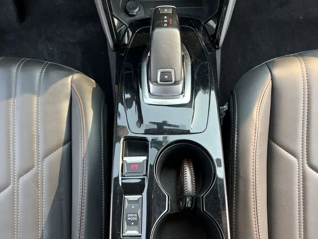 Peugeot 2008 — миниатюра 15