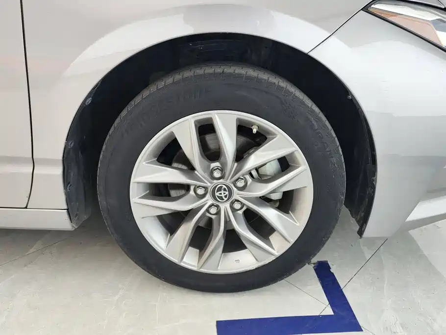 Toyota Avalon — миниатюра 6