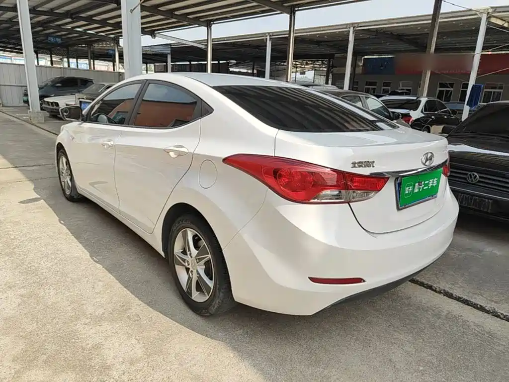 Hyundai Elantra Langdong — миниатюра 5