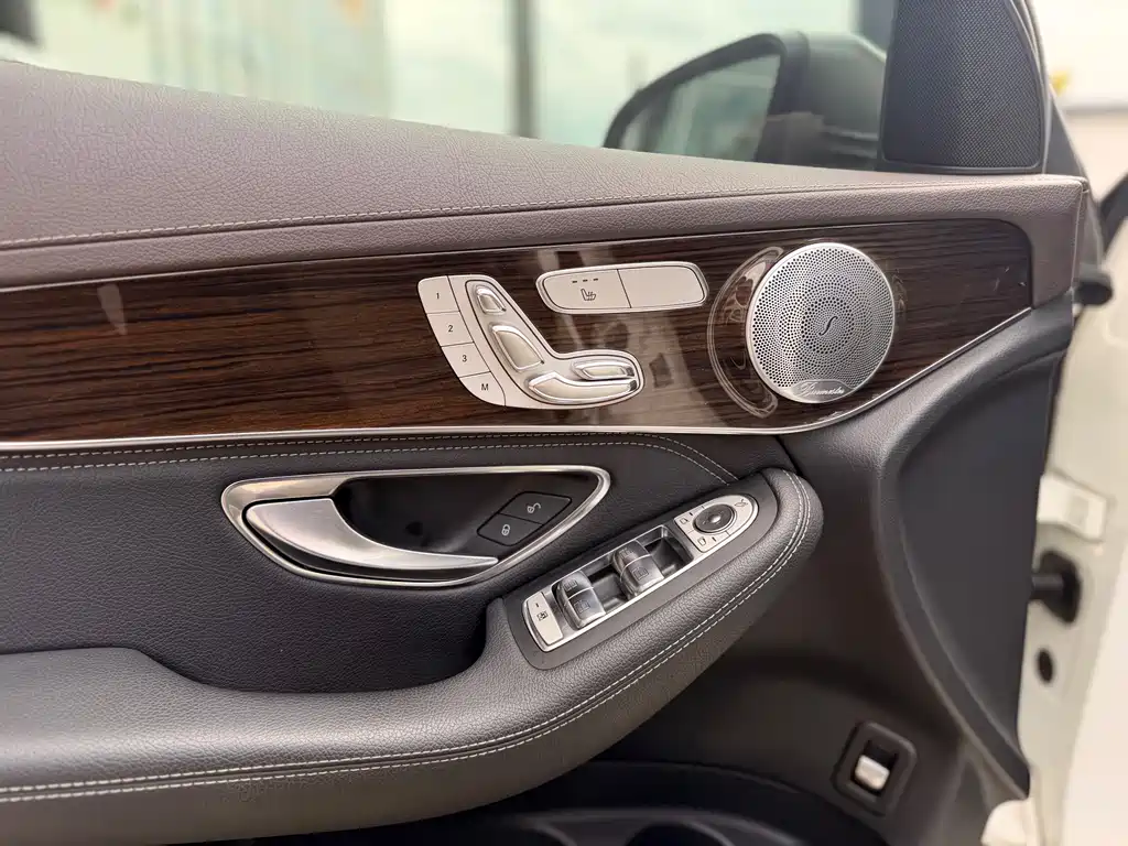 Mercedes-Benz GLC — миниатюра 12