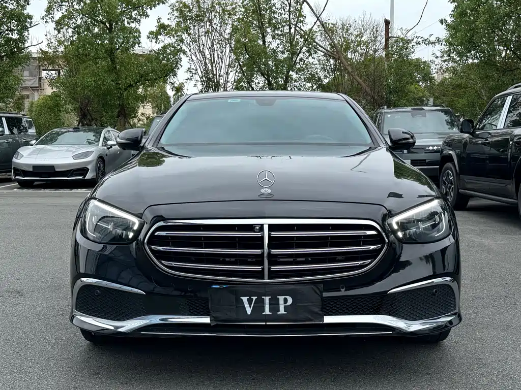 Mercedes-Benz E-Class — миниатюра 2