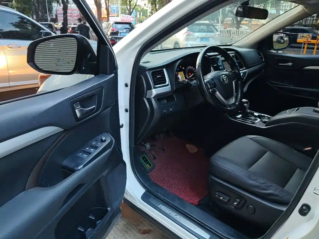 Toyota Highlander — миниатюра 16
