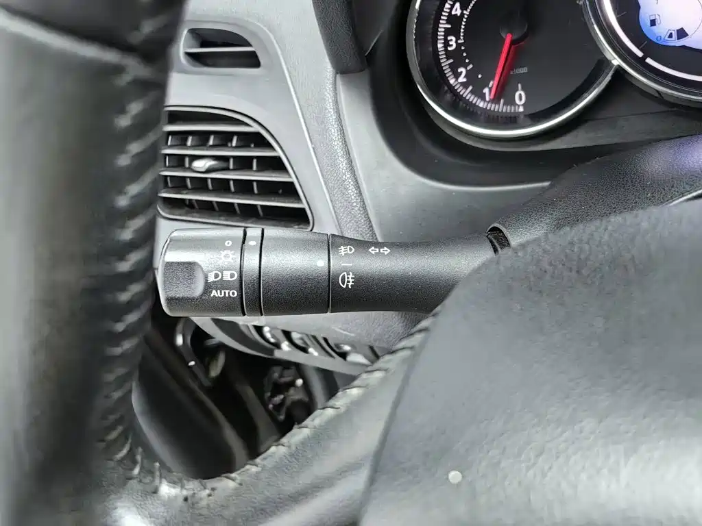 Renault Fluence 2.0L Comfort Edition, фото 21