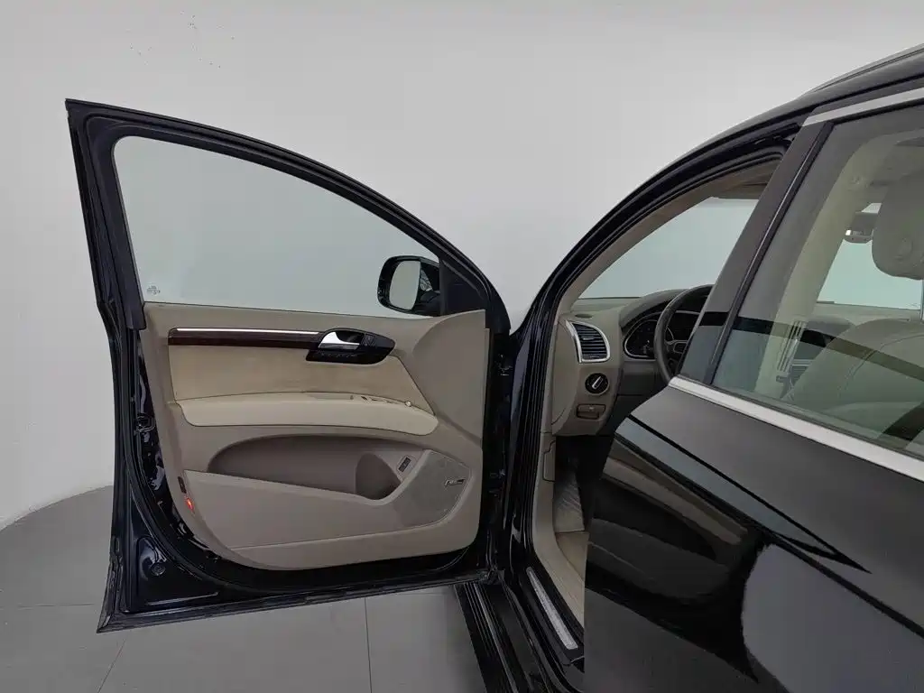 Audi Q7 — миниатюра 8