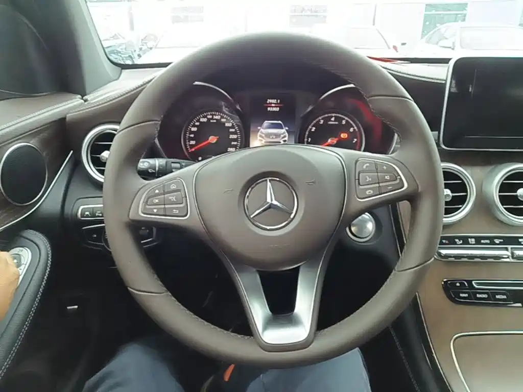 Mercedes-Benz GLC — миниатюра 11