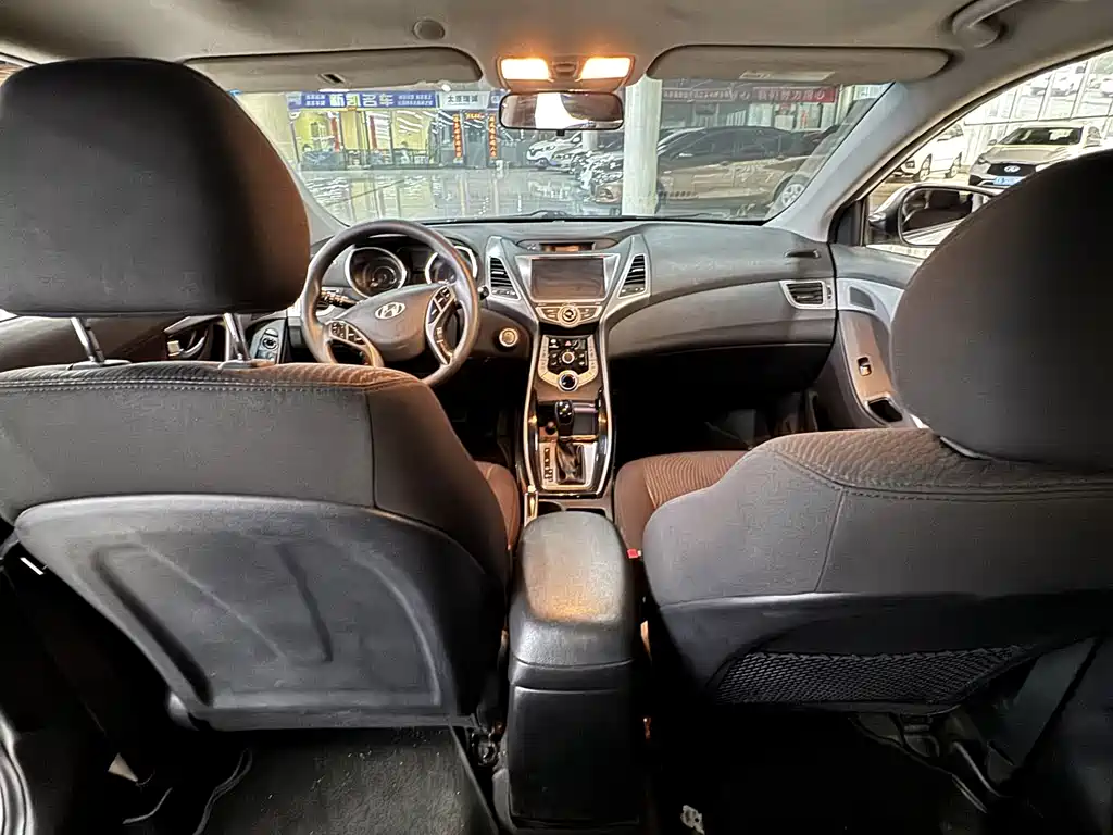 Hyundai Elantra Langdong — миниатюра 7