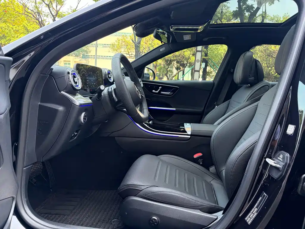 Mercedes-Benz C-Class — миниатюра 11