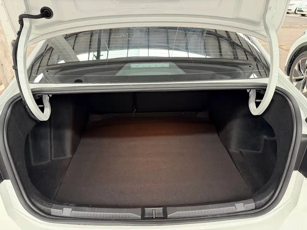 Volkswagen Lavida — миниатюра 13